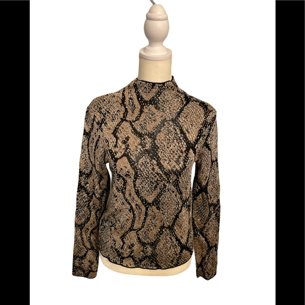 Women’s Zara knit sweater